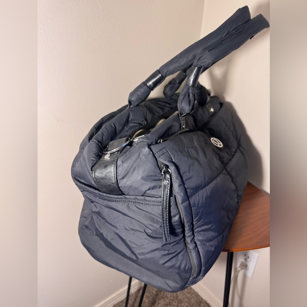 Lululemon Bon Voyage Duffel Bag - Picture 8 of 11
